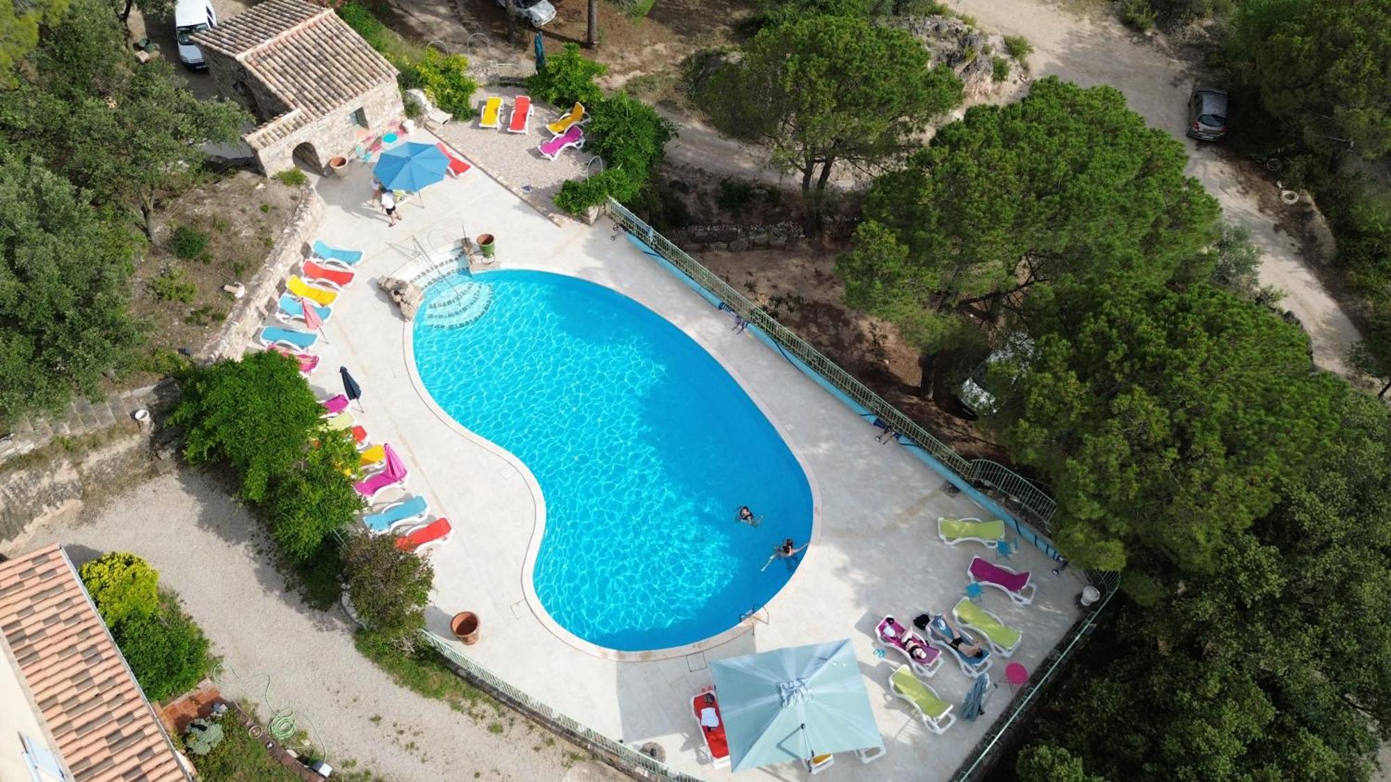 Hotel Les Hauts De Moureze Exterior photo